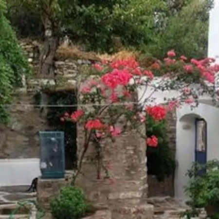παλιό κελάρι σε πέτρινο σπίτι * Ano Potamia