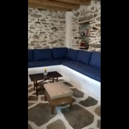 παλιό κελάρι σε πέτρινο σπίτι * Ano Potamia