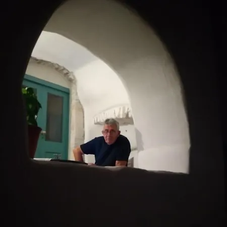 παλιό κελάρι σε πέτρινο σπίτι Ano Potamia